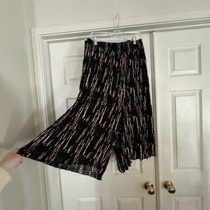 TORRID Culottes Size 5X NWT